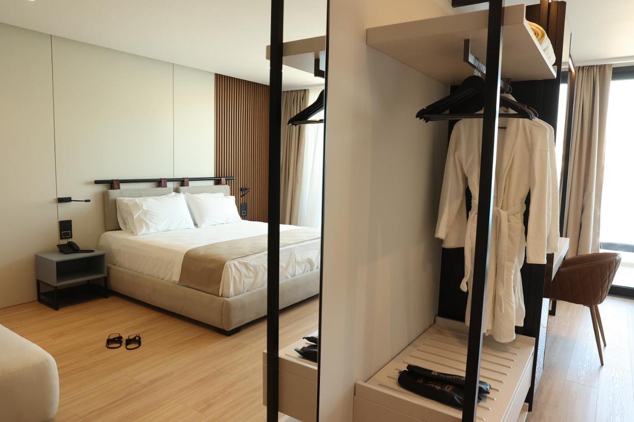Yacht Premium Hotel Sarandë 外观 照片