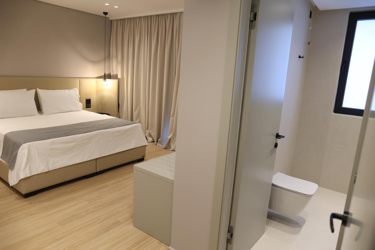 Yacht Premium Hotel Sarandë 外观 照片