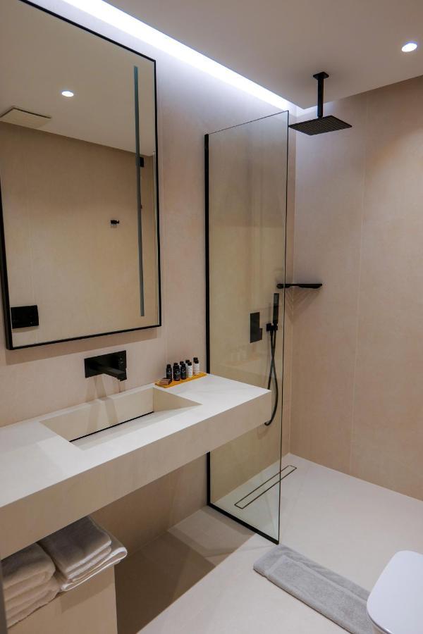 Yacht Premium Hotel Sarandë 外观 照片