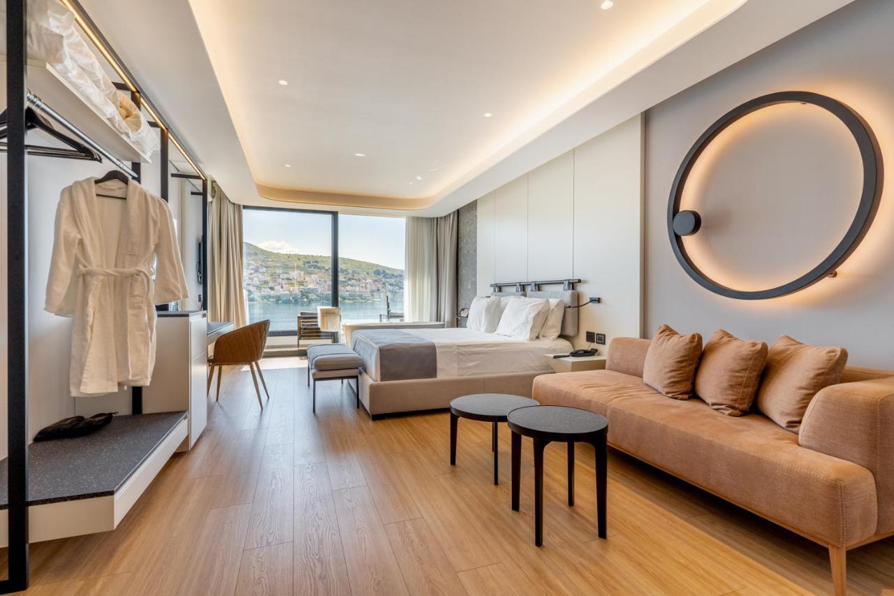Yacht Premium Hotel Sarandë 外观 照片