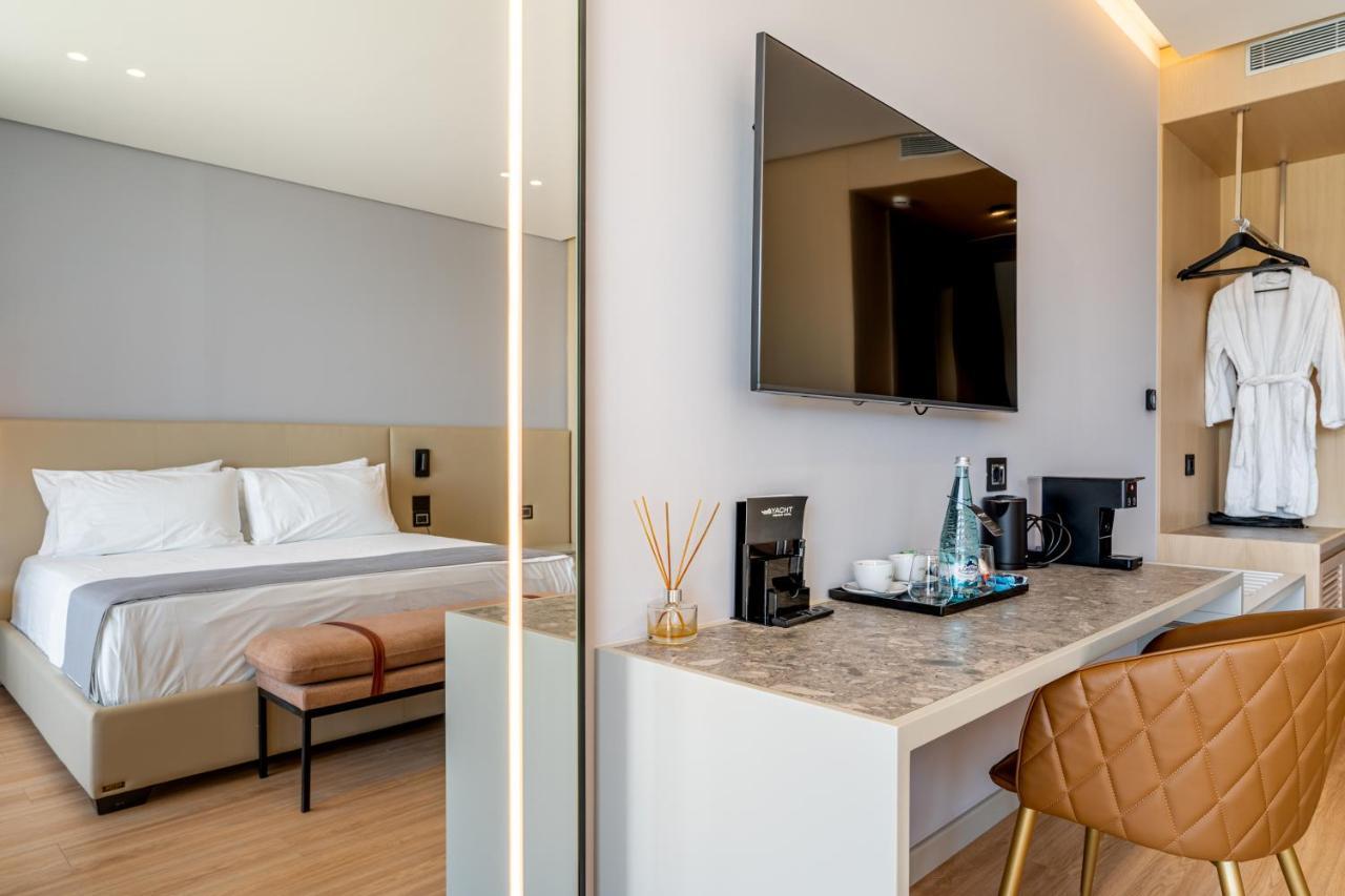 Yacht Premium Hotel Sarandë 外观 照片