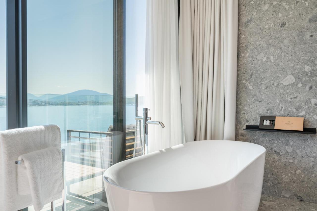 Yacht Premium Hotel Sarandë 外观 照片