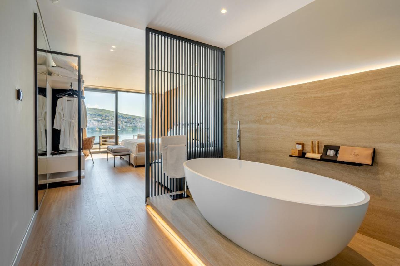 Yacht Premium Hotel Sarandë 外观 照片