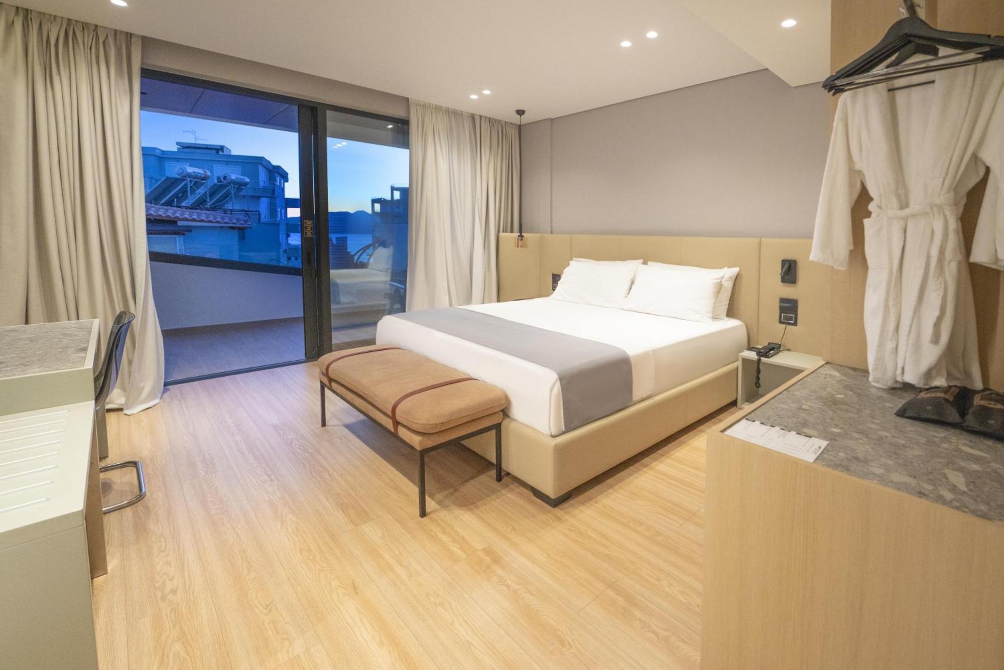 Yacht Premium Hotel Sarandë 外观 照片