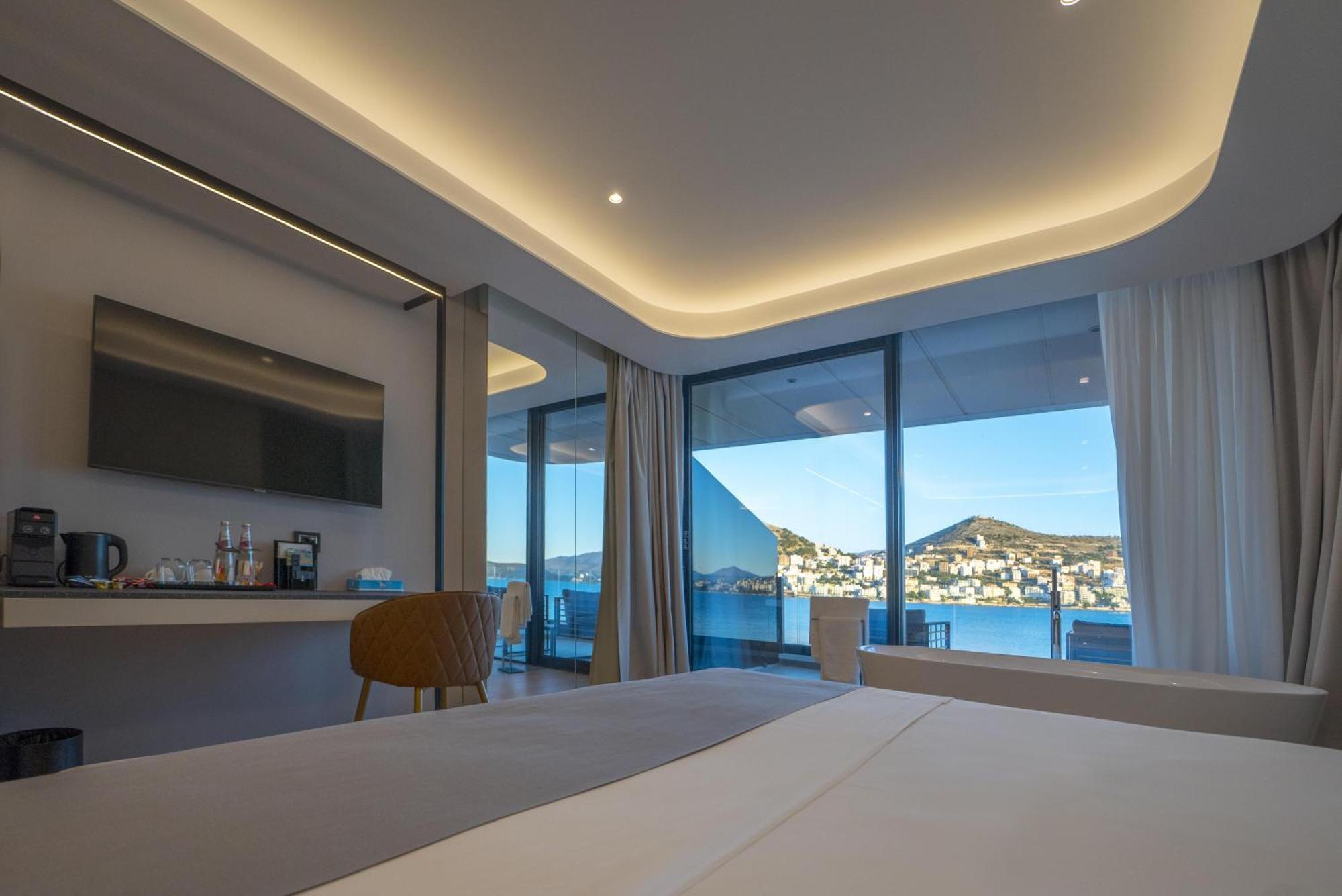 Yacht Premium Hotel Sarandë 外观 照片