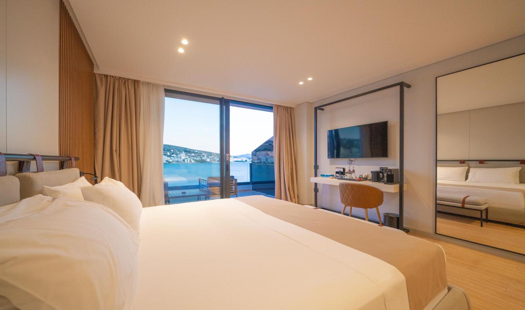 Yacht Premium Hotel Sarandë 外观 照片