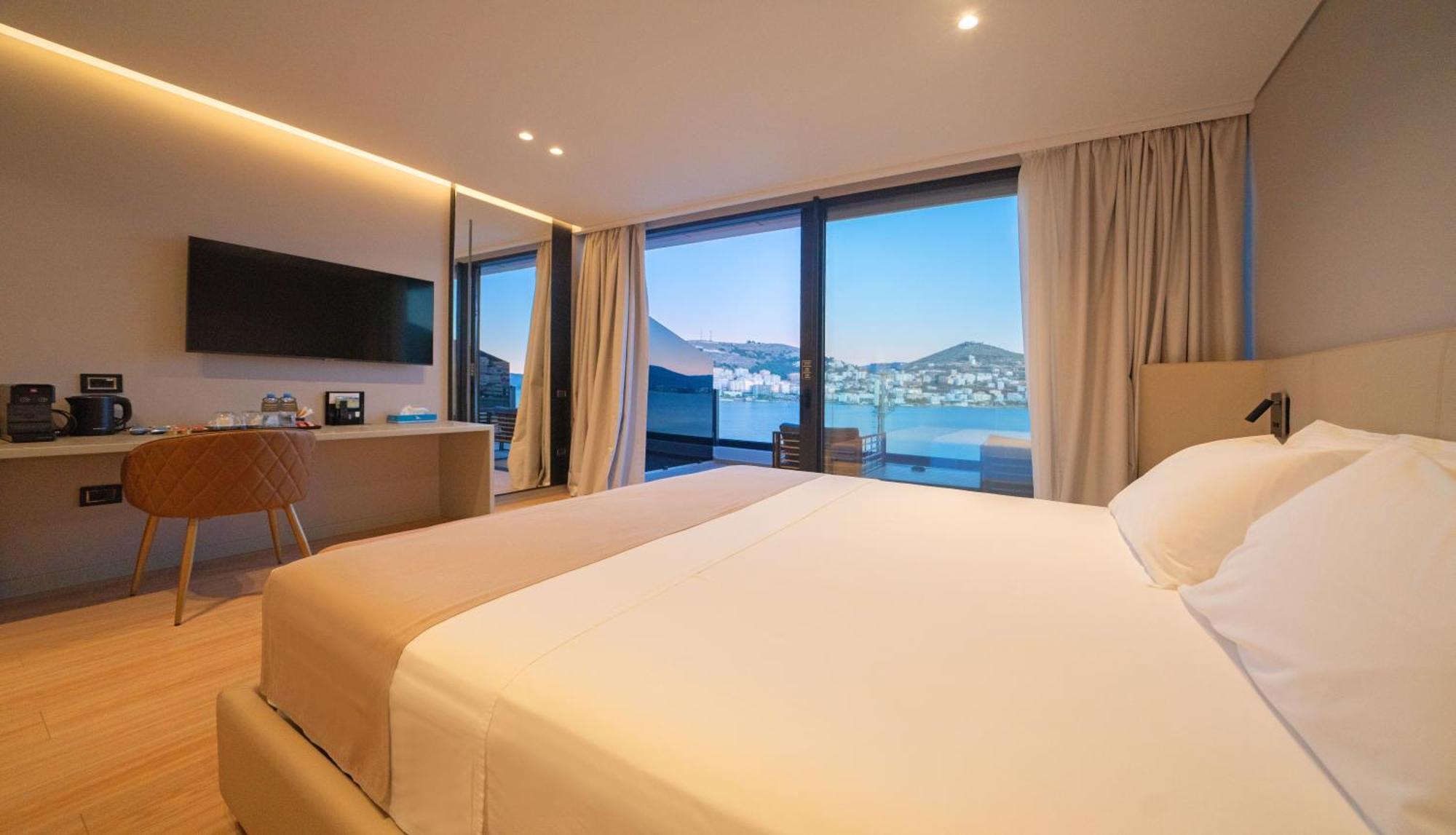 Yacht Premium Hotel Sarandë 外观 照片