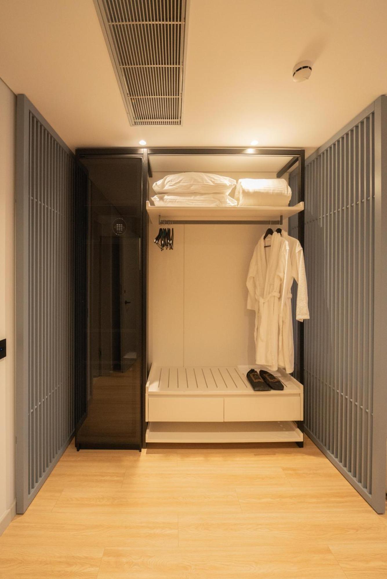 Yacht Premium Hotel Sarandë 外观 照片