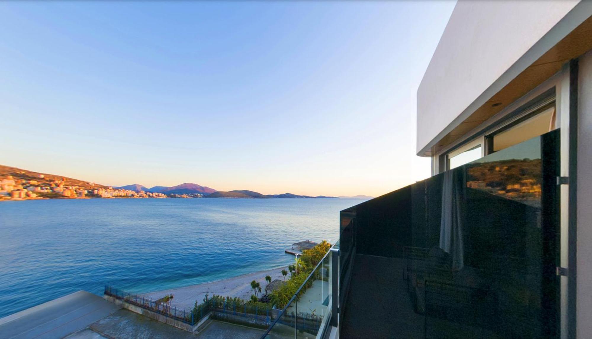 Yacht Premium Hotel Sarandë 外观 照片