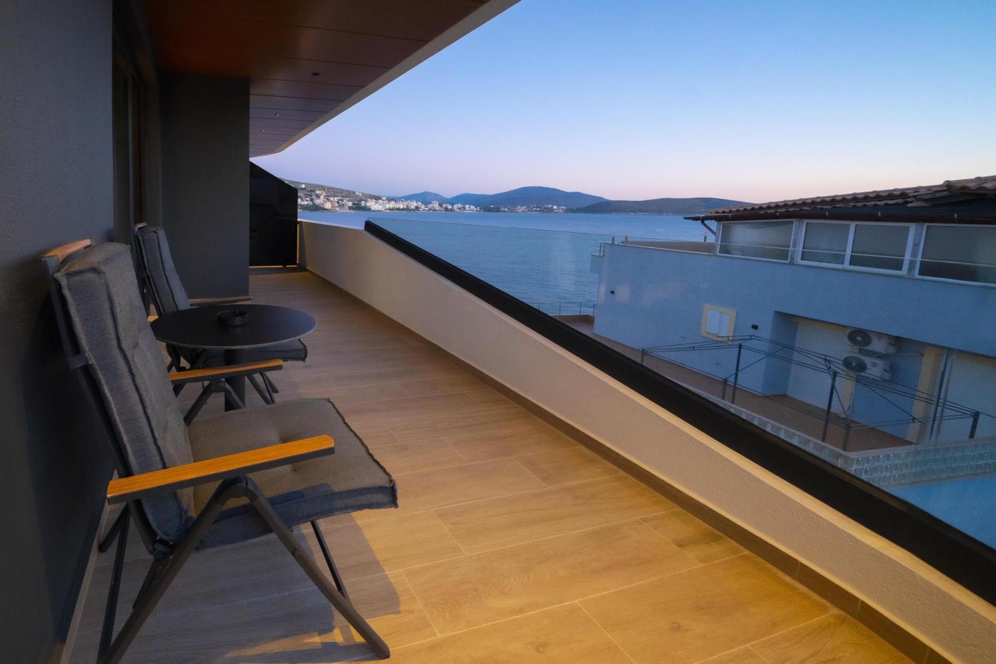 Yacht Premium Hotel Sarandë 外观 照片